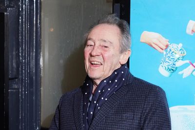 Comedian Paul Whitehouse fights back against thief who tried to steal cash card