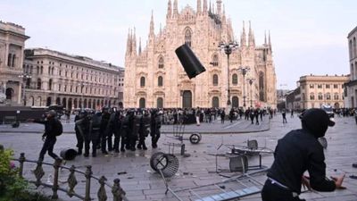 Cost-of-living protests: Italian police clash with protesters in Milan, Bologna