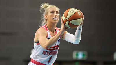 Flames strike down Lightning as headband Shelley shines