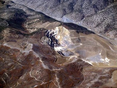 In the 1890s, a new gold process helped turn Mercur, Utah, into a boomtown of over 2,500; by 1913, the mine had closed, and the original townsite was abandoned, though mining later resumed
