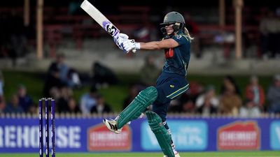 Australia survive scare to beat NZ in first women's T20