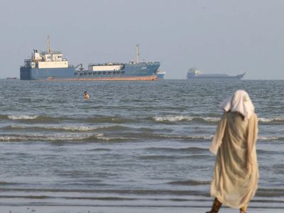 Iran keeps Strait of Hormuz reopening offer on table, says path depends on US