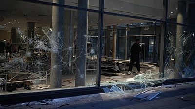 Lyon wakes up to scenes of destruction after violent protests