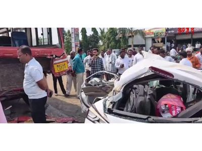 5 killed as car crashes into state transport bus in Maharshtra's Beed district