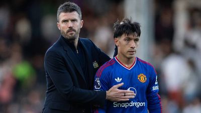 Why Lisandro Martinez Is Starting for Man Utd vs. Leeds After Attacking Club Bosses