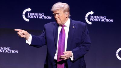 Trump Showed 'Unusual Behaviours' After 'Very Severe Problems', Psychologist Suggests
