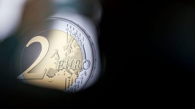 Check your wallet: some 2-euro coins are worth far more