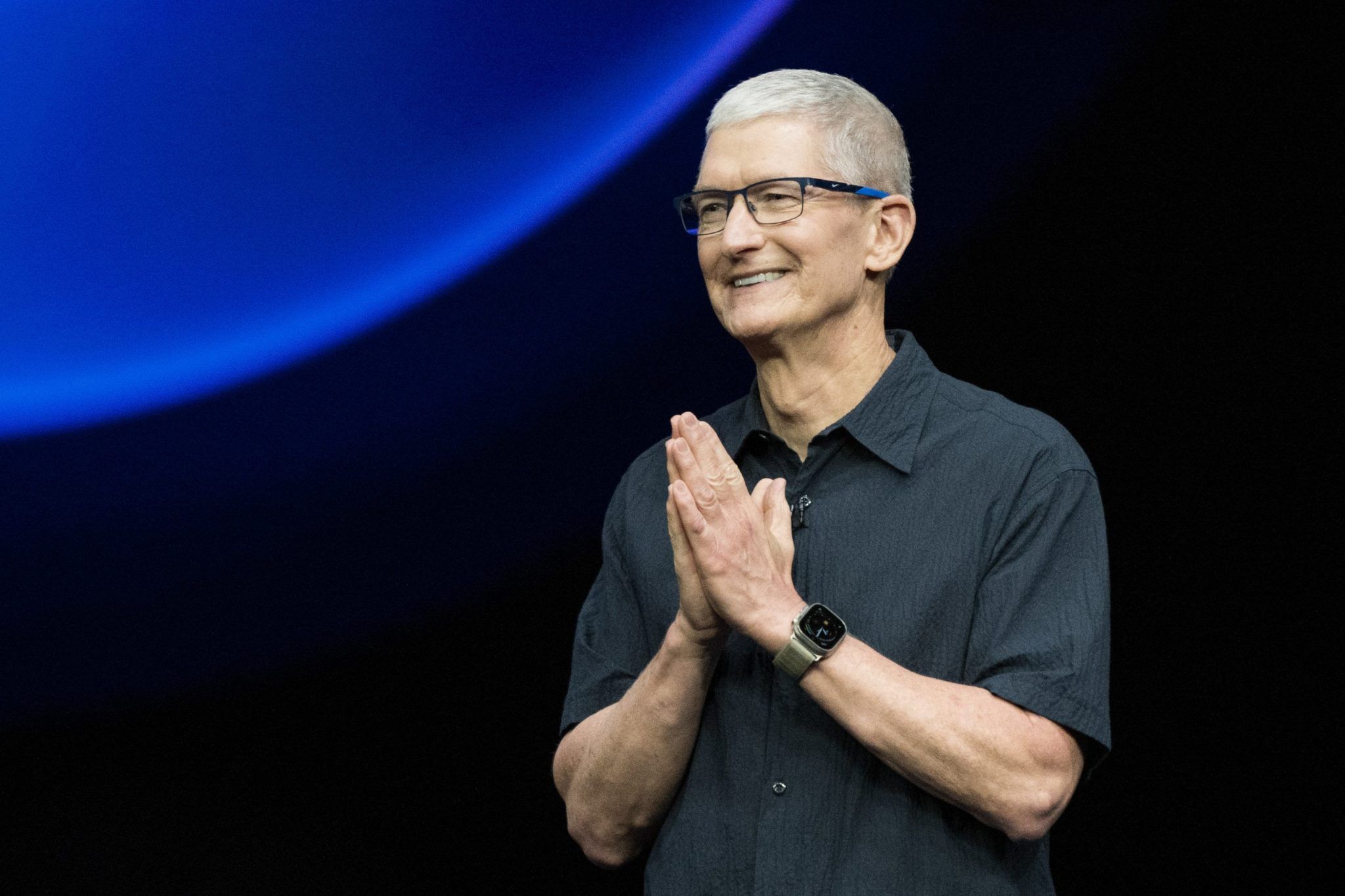 Tim Cook says late Apple cofounder Steve Jobs gave him…