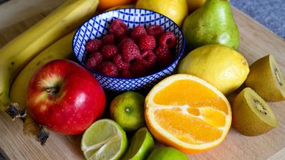 Eating fruit linked to better mental health for teens