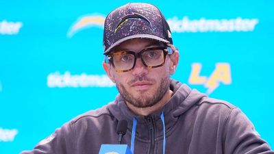 The Reason to Fire Mike McDaniel Goes Beyond the Chargers’ 0–6 Record
