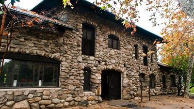 El Alisal Stone Mansion: Lummis builds boulder castle by hand; museum keeps doors open