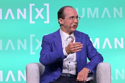 Bill Gross bets AI can help mass-produce 1 million new startups and 100 million new jobs