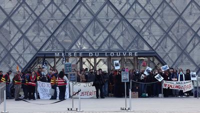 A year after $100 m heist, Paris's Louvre Museum shut again amid student protests