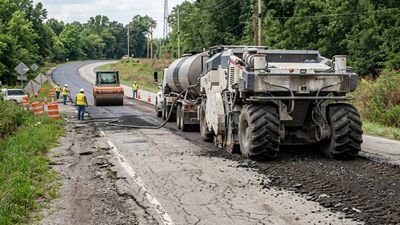 Jackson County Fly Ash Road Test: Missouri engineers recycle worn pavement; one-third cost saving reported