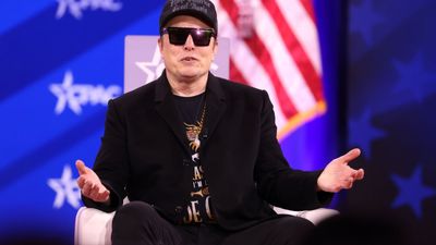 Elon Musk Roasted Over 'Sentient' Roadster After Critic Claims 'This Will Never Happen the Most'