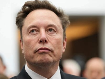 Elon Musk pledges a share of his SpaceX company to 'every kid in America'