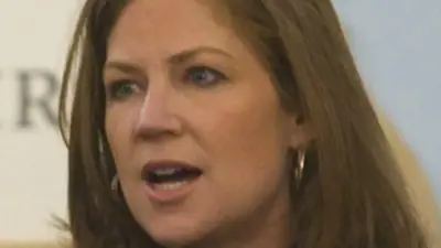 CBS chief legal correspondent Jan Crawford tweets support for man heckling Abdul El-Sayed. She deletes it after facing backlash: ‘I apologize’