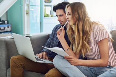 How Do You Make A Relationship Budget For You And Your Girlfriend?