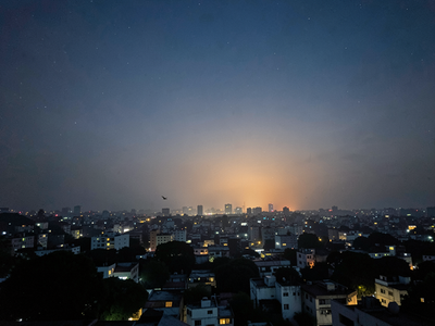 What City Lights Do to Birds Flying Over India at Night