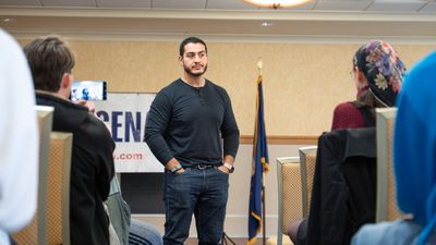 Bari Weiss tasks CBS journalists with finding links between El-Sayed and Muslim Brotherhood. Staffers complain her ideas come from social media