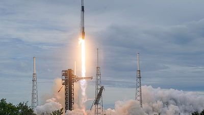 Japan launches mission to bring back samples from Mars’s moon Phobos