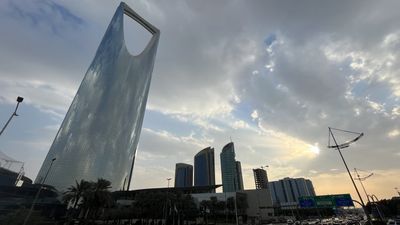 Riyadh's Iconic Tower Empties as Houthi Attacks Kill 13, Push Egypt Toward War