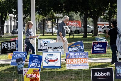 Florida & Texas Early Voting Begins — Latino Voters Could Decide 2026