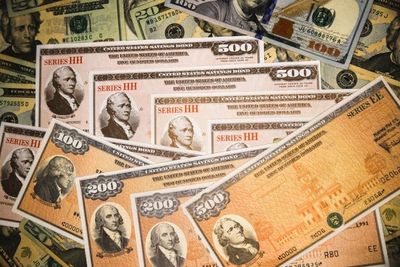 You Find an Old Savings Bond in Your Parents’ House — Is It Still Worth Money?