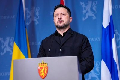 Zelensky and US envoys hold talks as Rubio denies withholding intelligence