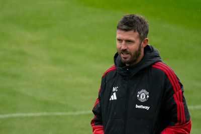 Manchester United dealt major injury blows as Michael Carrick issues six-man update