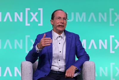 Idealab's Bill Gross is giving away 1.2 million AI-generated business ideas