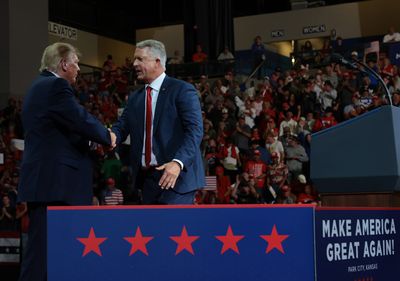 Trump ties ethanol boon for farmers to a Marshall win