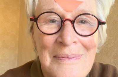 Glenn Close reveals why she is using a cane