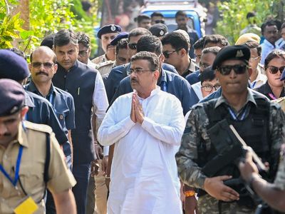 Bengal steps up Durga Puja immersion security after stampede kills 19; CM Suvendu Adhikari reviews arrangements