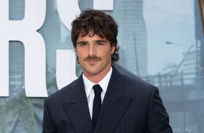 Jacob Elordi narrating late Euphoria dad Eric Dane‘s posthumous audiobook memoir