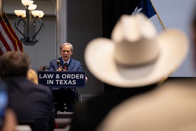 Gov. Greg Abbott touts endorsements from Democratic sheriffs from border counties in final early voting push