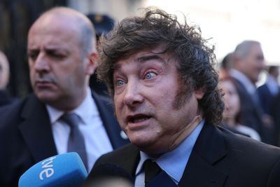 Milei Storms Spain's Election Campaign: Calls Sánchez a 'Dictator' and Praises Conquest