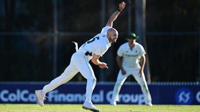 Bell strikes as Tasmania pip Vics in Shield thriller