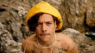Harry Styles Gets Into Heated Exchange With Autograph Seeker Holding 'Fine Line' Album in New York City
