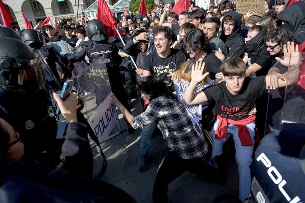 Violent clashes erupt between Spanish police and anti-fascist protesters days after France riots