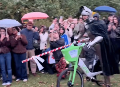 Round two of Lime bike jousting planned in London - despite warning 'bikes are not for jousting'