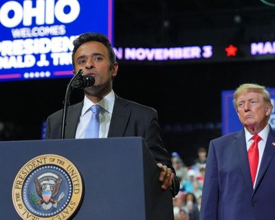 Trump tells Iowa rally crowd he encouraged Ramaswamy to keep running widely criticized campaign ad – as it happened