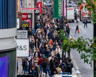 Everyone hates Oxford Street. Will pedestrianisation save it?
