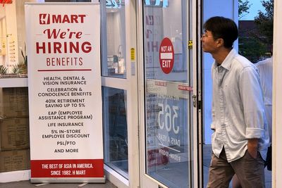 US unemployment claims drop as experts warn it’s a ‘low-hire, low-fire’ landscape