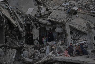 Houthis attack besieged city in Yemen and other top photos from the Middle East