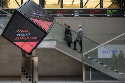 Stocks rattled by fears over tech sell-off and rising oil prices