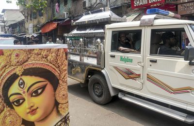 Kolkata stampede: Chorbagan Durga Puja treasurer held over 'pandal collapsing' announcement