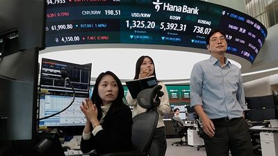 Oil prices climb above $113 as AI sell-off rattles stocks and investors buy bonds