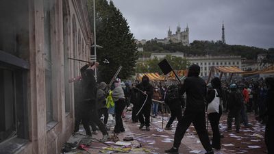 Bill to make vandals pay for damage advances in wake of France's unrest