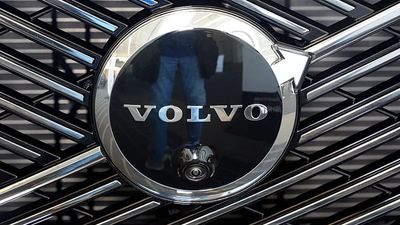 Volvo Cars announces 2,500 job cuts as it swings to quarterly loss